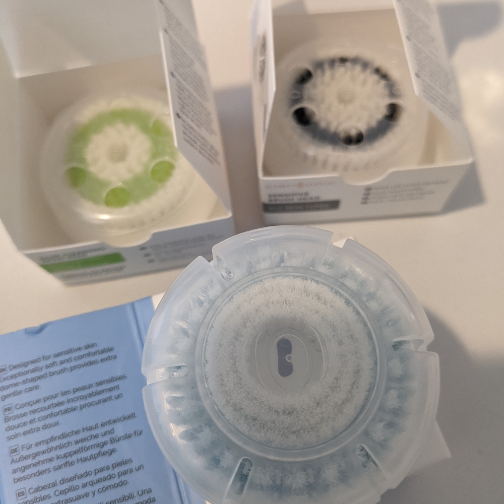 Clarisonic - Picture 3 of 7